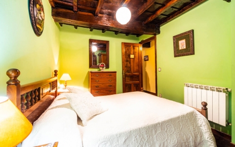 Habitación con cama doble 